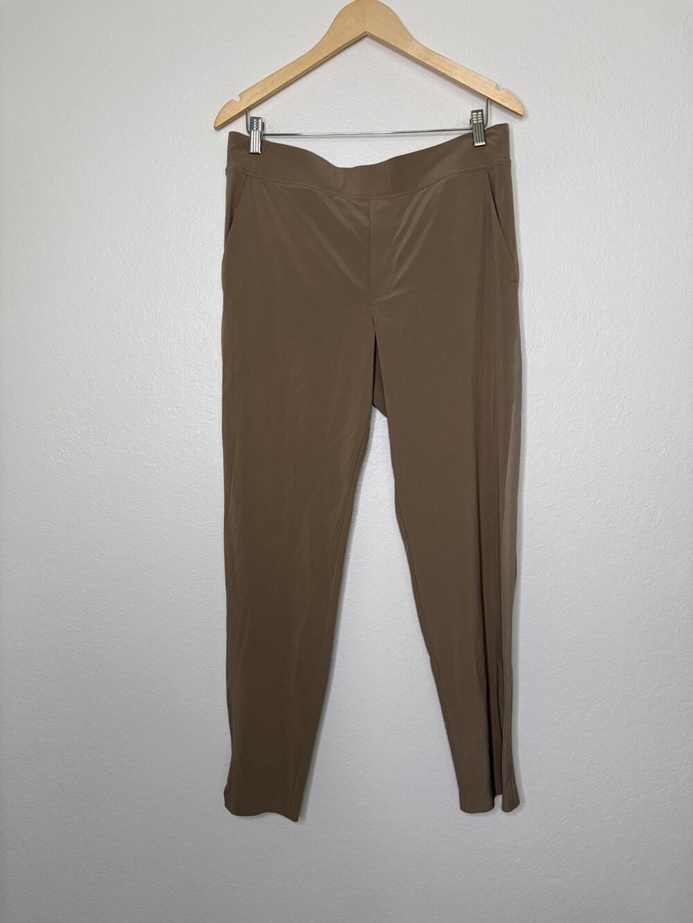 Athleta Brooklyn Ankle Pant Tan Size 12 T Athleisure